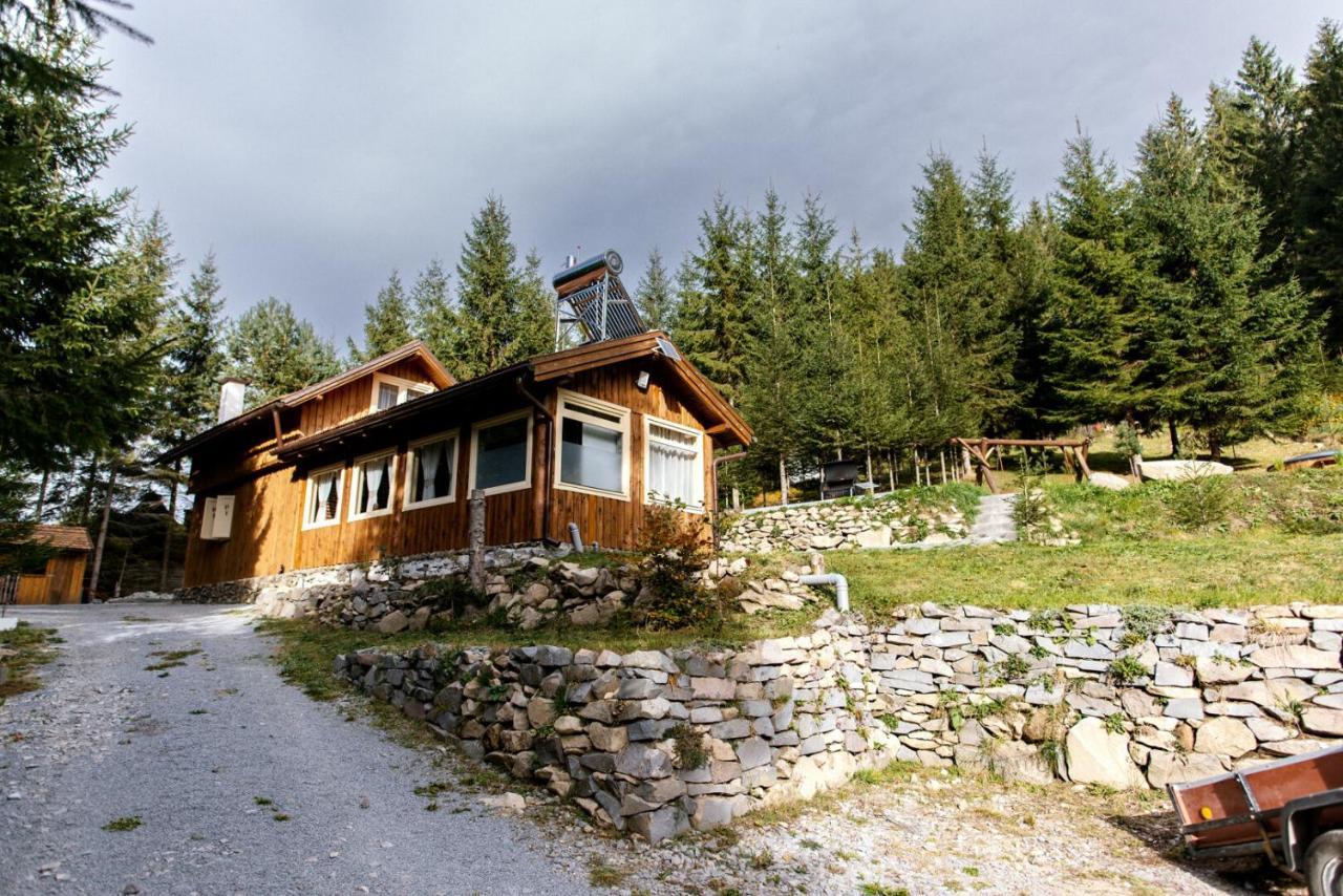 Fantazia Kulcsoshaz Villa Ciumani Exterior foto
